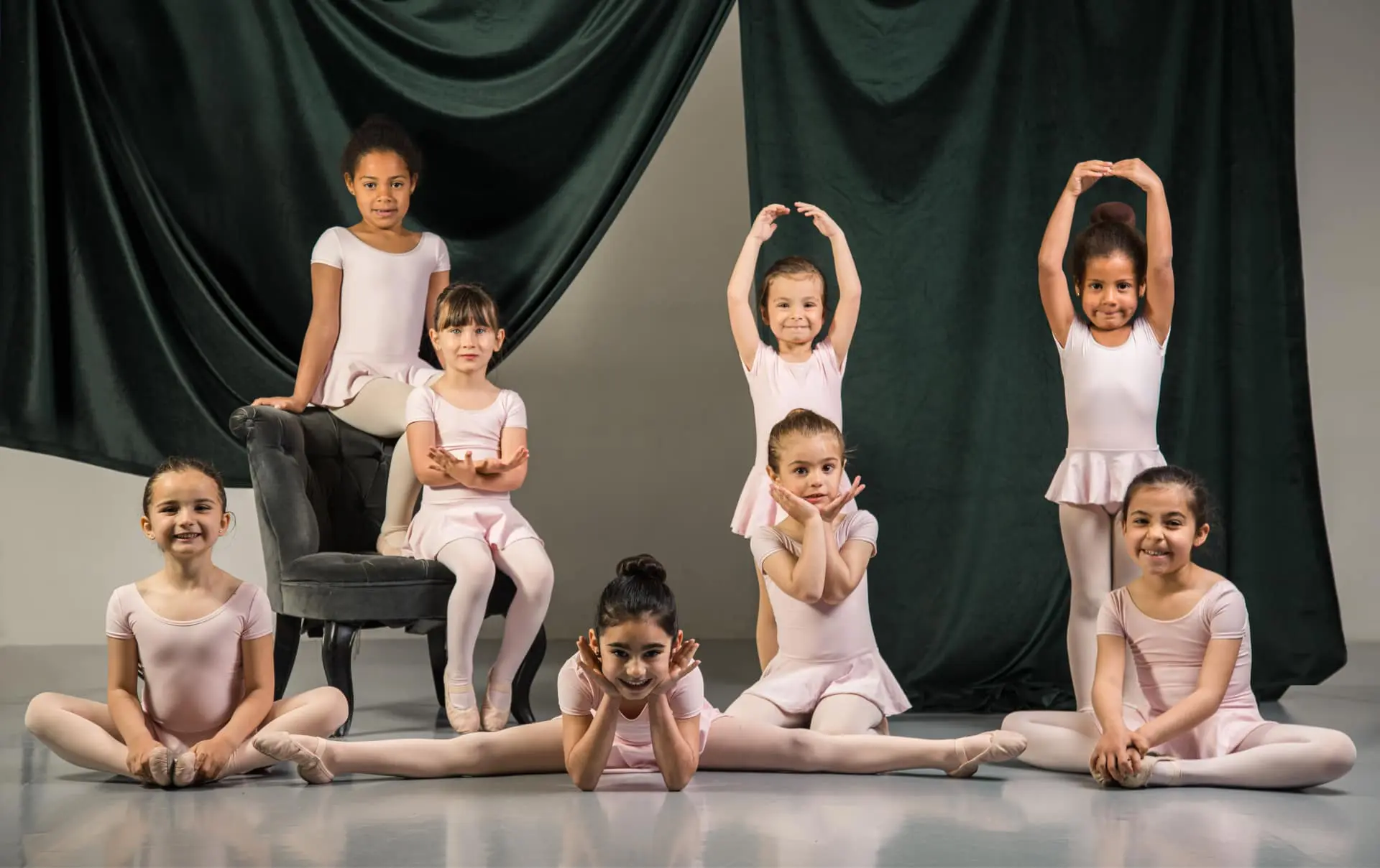 Alumnas del curso de pre-ballet