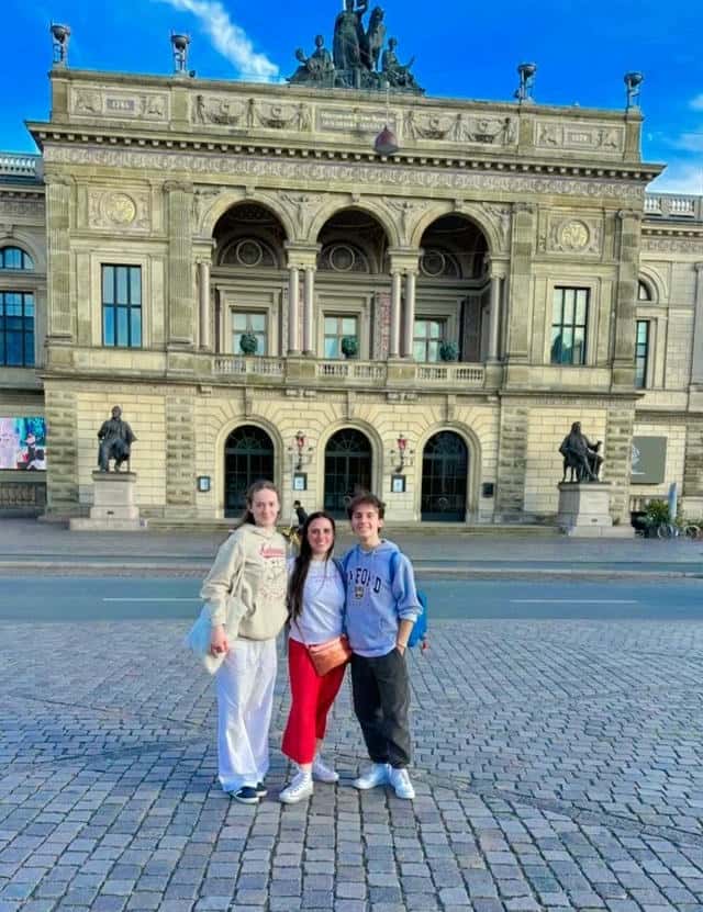 Marina Arnal con Claudia y Pedro en Copenhague